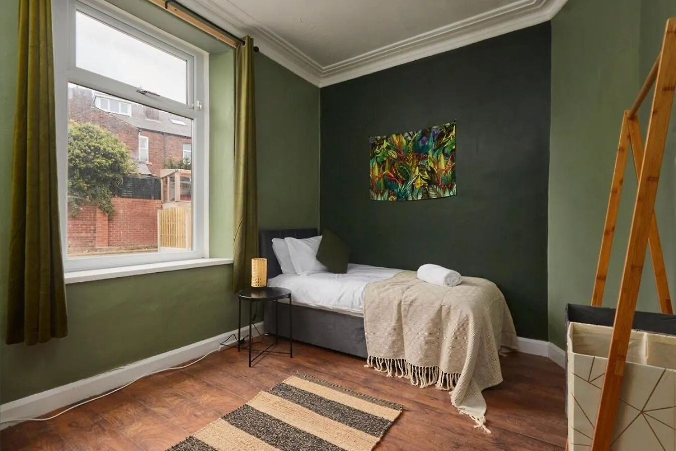 Cosy, Stylish, Leafy And Homely Sheffield United Kingdom