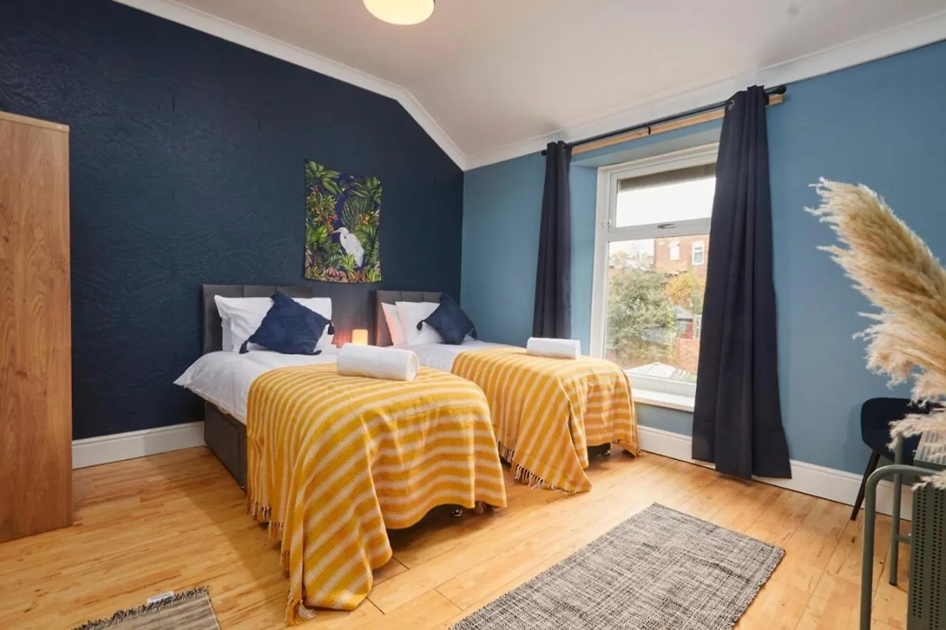 Cosy, Stylish, Leafy And Homely Sheffield Villa