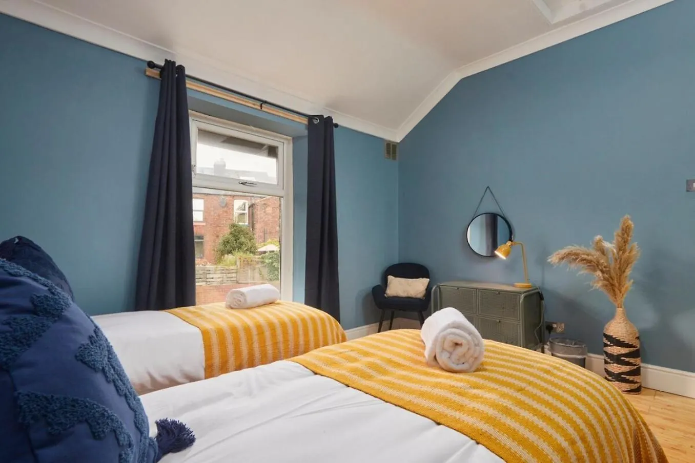 Cosy, Stylish, Leafy And Homely Sheffield United Kingdom